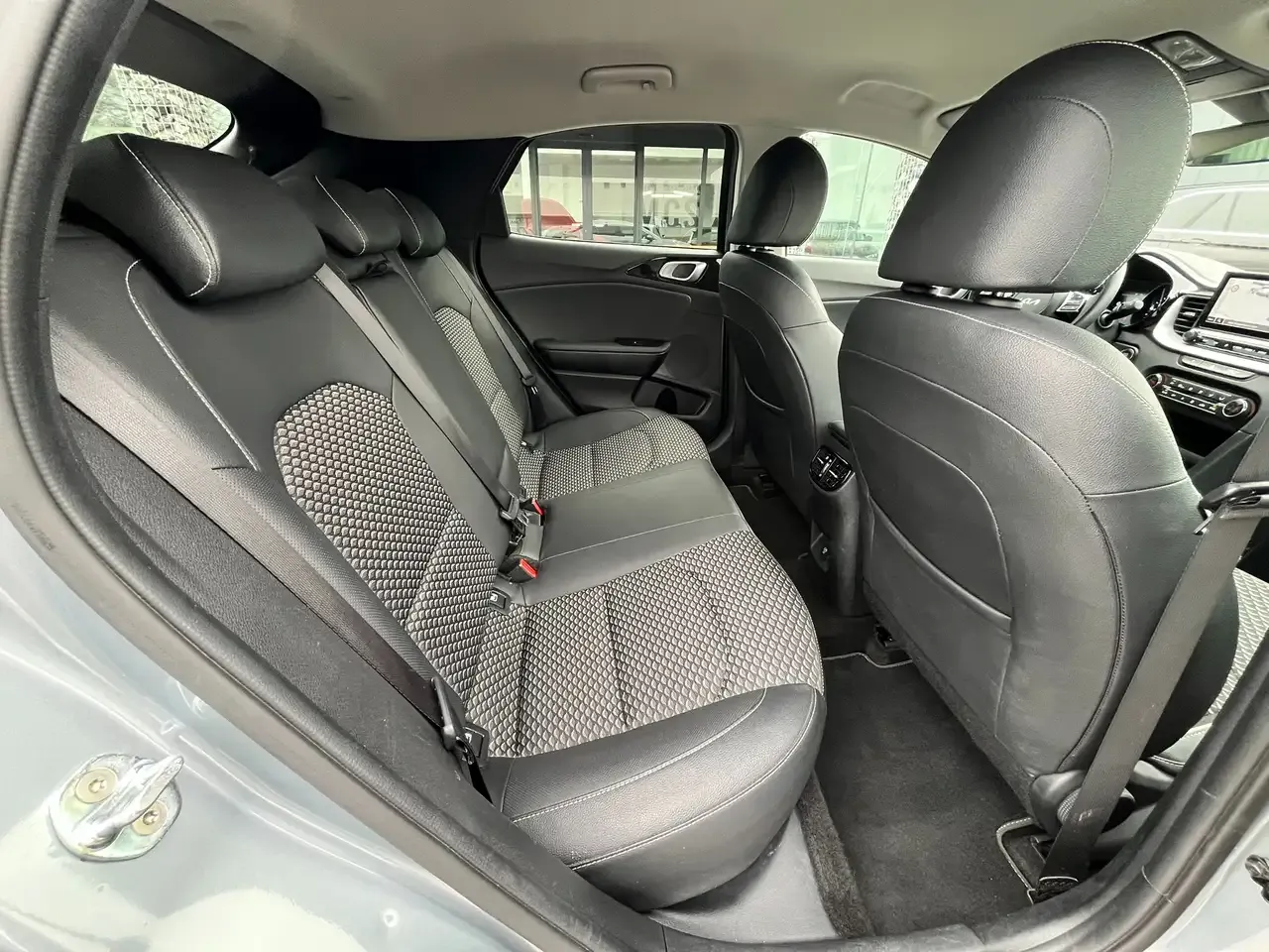 Kia XCeed - 11