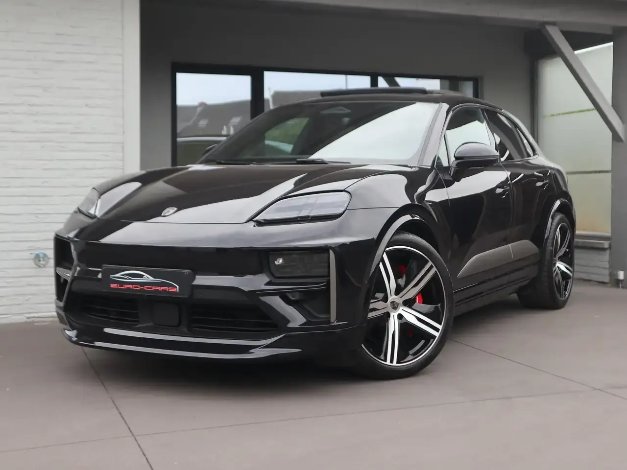 Porsche Macan - 1
