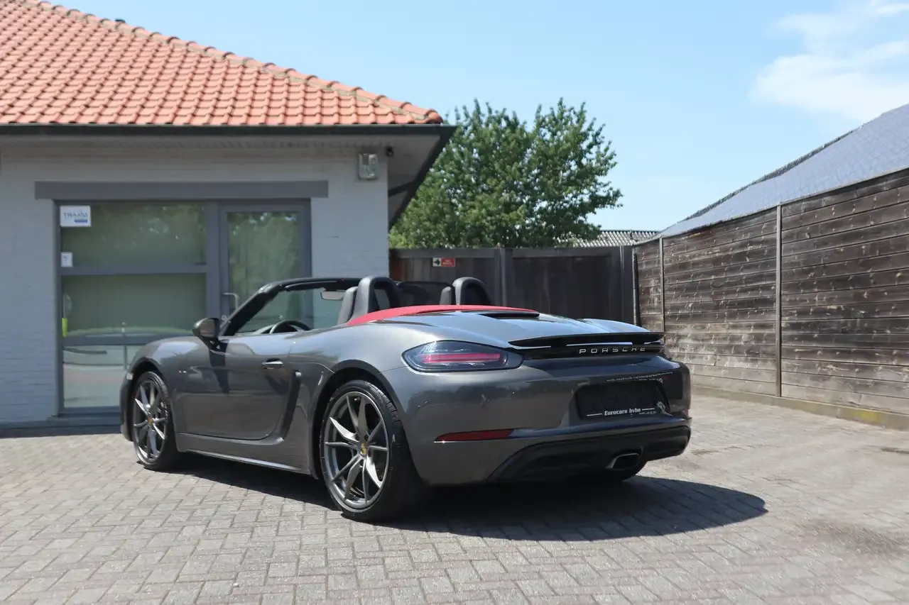 Porsche Boxster - 9