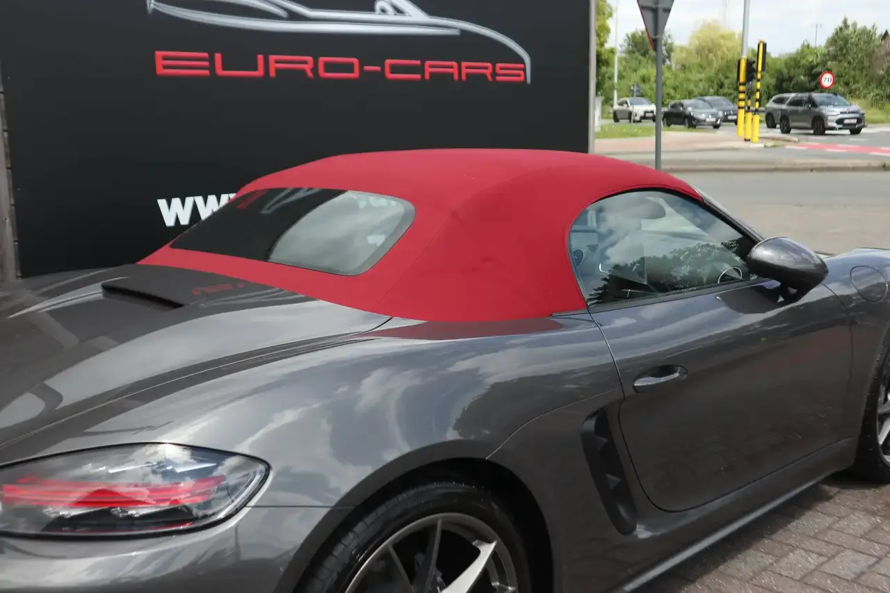 Porsche Boxster - 10